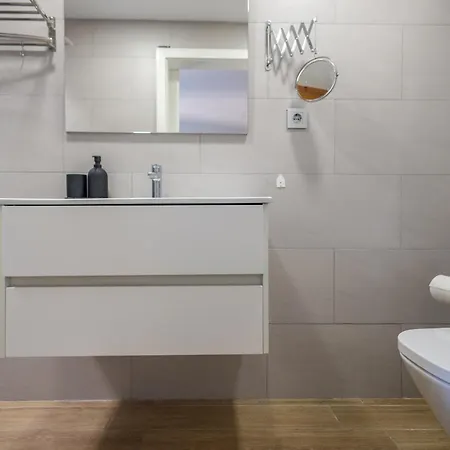 2br Rooftop Penthouse *